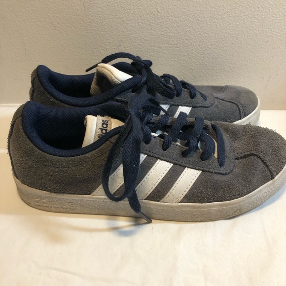 Adidas Court Grey casual Shoe Boys Size 2 - Picture 2 of 13